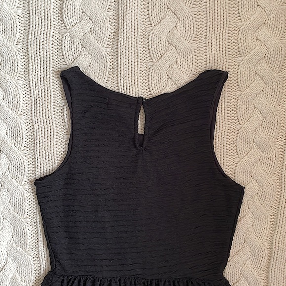 🌼2 for $20🌼 Textured Black Stripe Fit and Flare Mini Dress - Gap - Picture 4 of 11